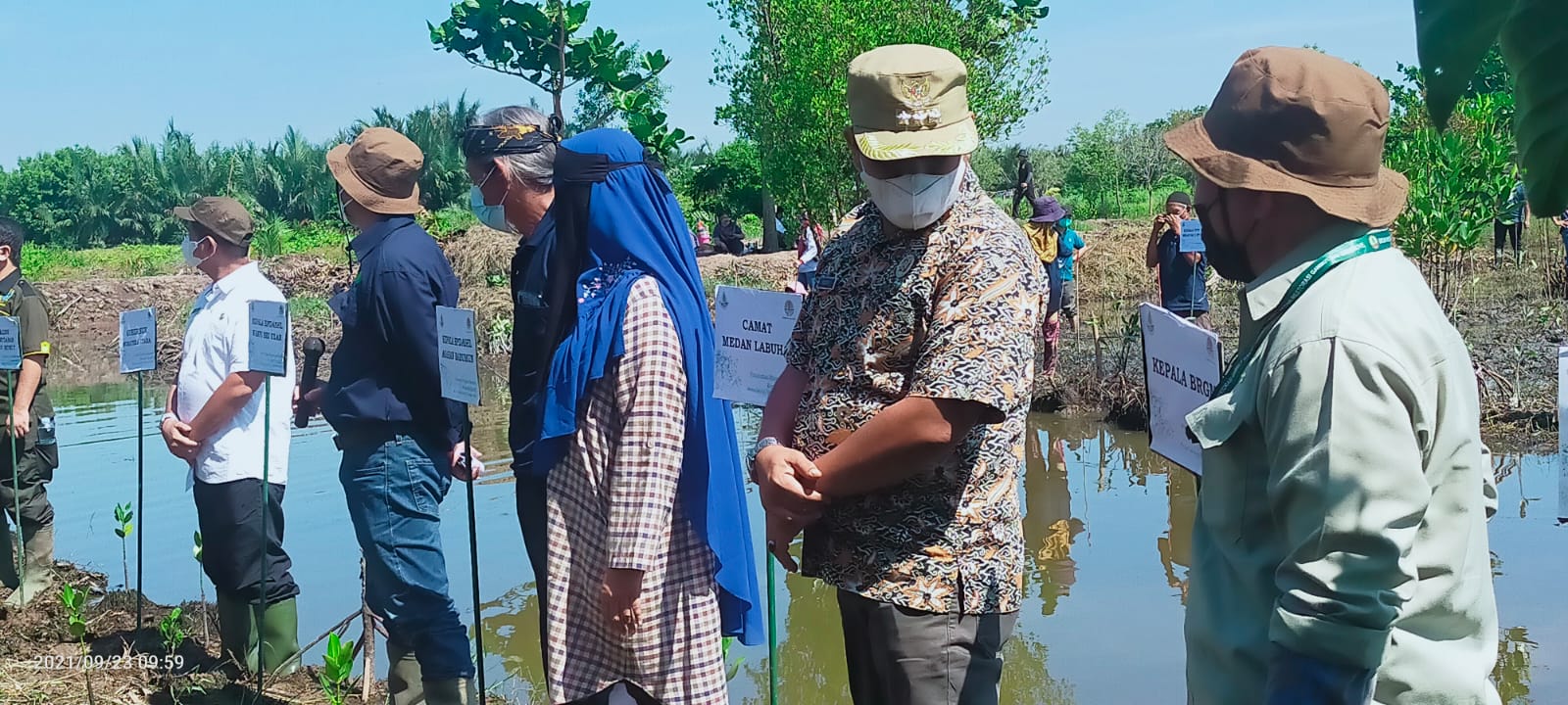 Kegiatan Penanaman Mangrove Kelurahan Nelayan Indah